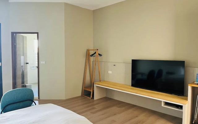 Xi Tou in Sunny Day Inn