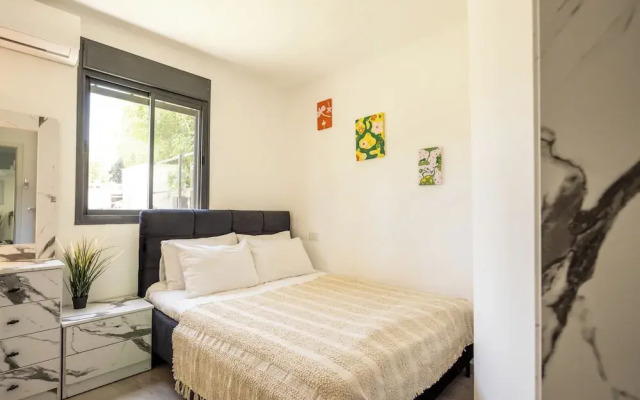 Bahai Serenity Apartment by Sea N' Rent