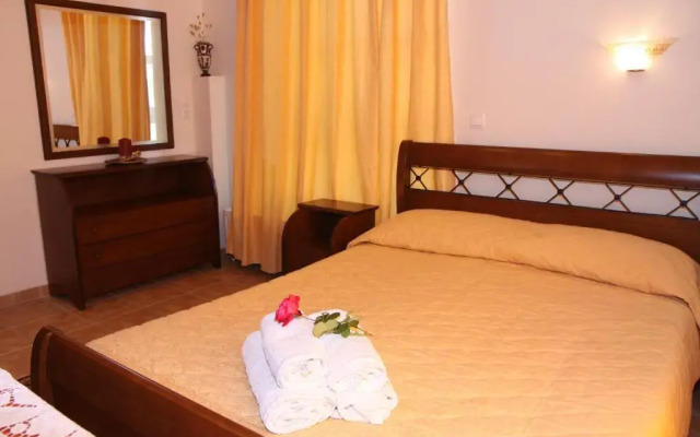 Artemis Traditional Hotel