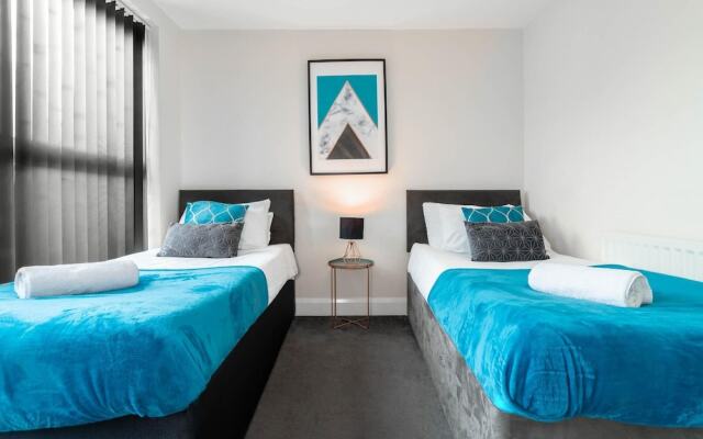 Modern Townhouse Close to Birmingham City Centre