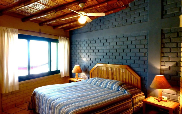 Máncora Beach Bungalows