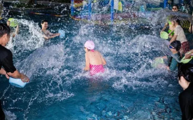 Wanda YI, Suite Xishuangbanna