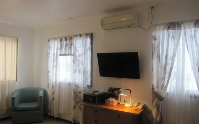 Captain Cook Apartments