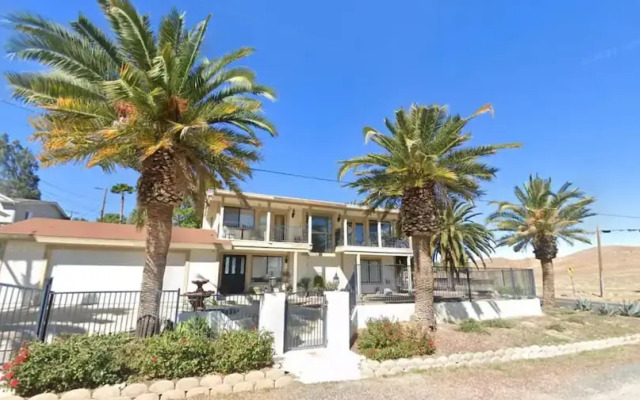 Elsinore Lake Estate