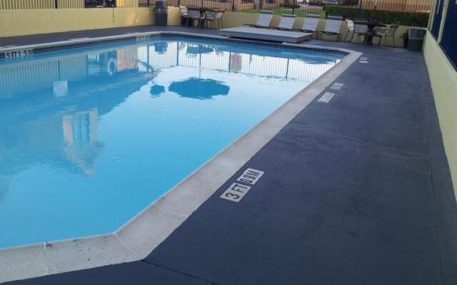 Best Western Alvin Inn