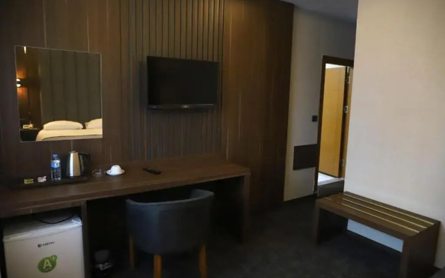 Cenas Otel