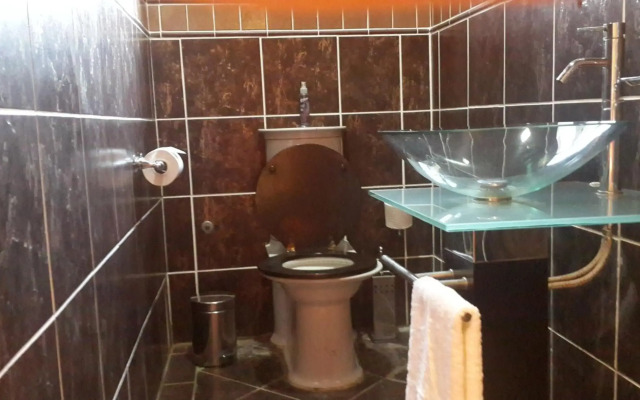 El Roi Guest Lodge