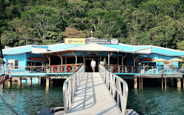 Fish Hook Marina & Lodge