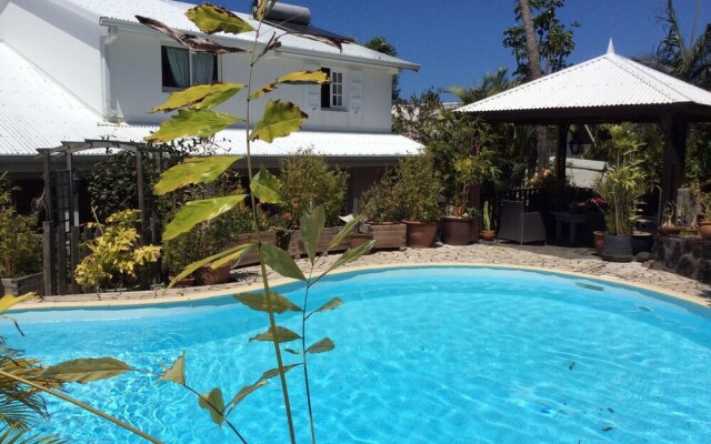 Apartment With one Bedroom in Saint Joseph, With Pool Access, Enclosed