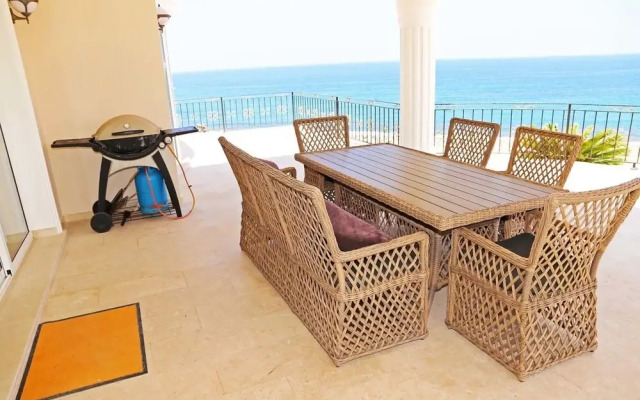 Villa Panoroma by Amy Villas