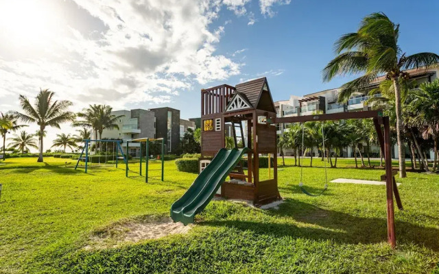 Casa Sky Penthouse Mareazul 2 Bedroom Condo by RedAwning