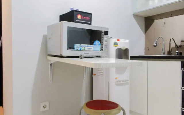 Fresh And Bright Studio Room At Nifarro Park Apartment