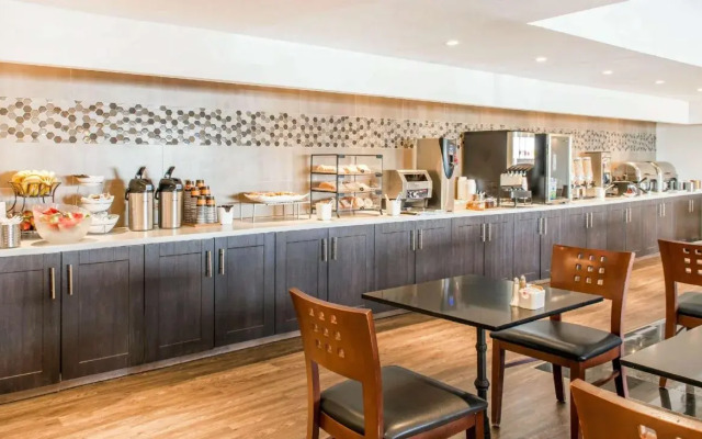 Quality Hotel Dorval