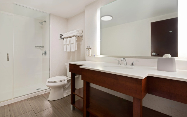 Holiday Inn Express & Suites Cincinnati Riverfront by IHG
