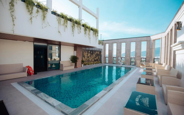 Danaciti Hotel
