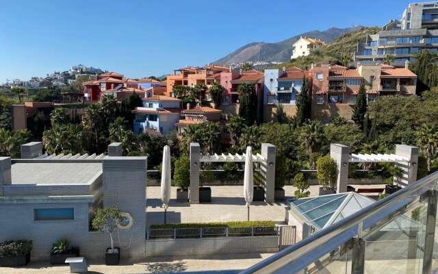 Artplatinum Suites & Apartments