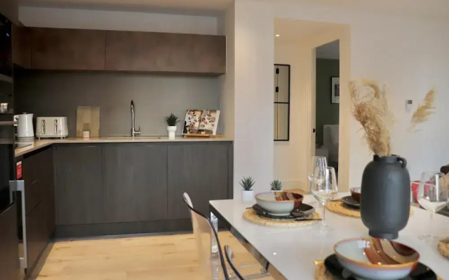 Luxury 2 Bedroom Apartment Near Central London