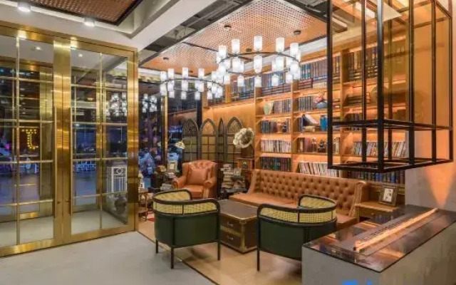 James Joyce Coffetel (Beijing Shahe Metro Station)