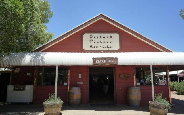 Outback Hotel & Lodge