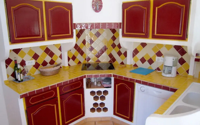 Gorgeous Villa in Bagnols-en-Foret with Swimming Pool