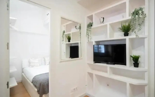 Acogedor y silencioso estudio M1 Embajadores