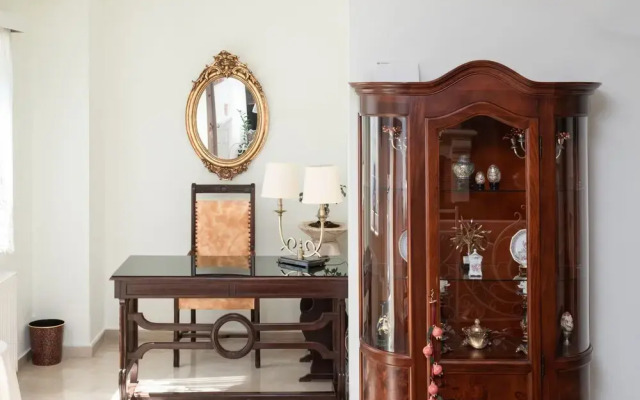 Elegant Harbour Apartment