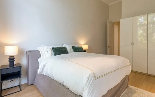 Luxurious 3-Bedroom 280sqm center