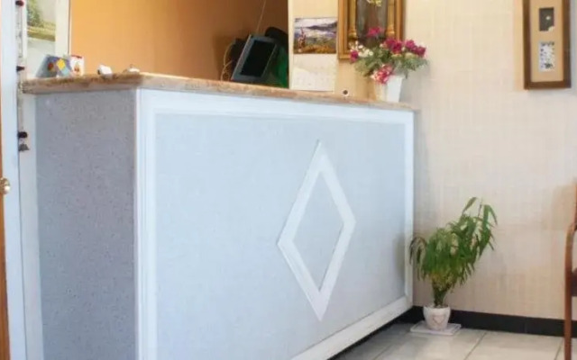 Nassau Holiday Motel