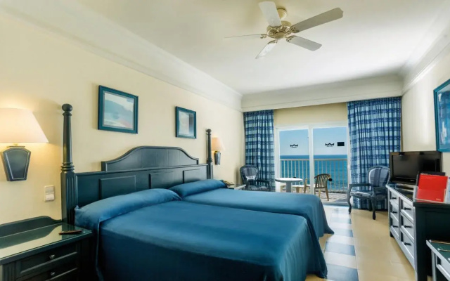 Hotel Riu Emerald Bay - All Inclusive