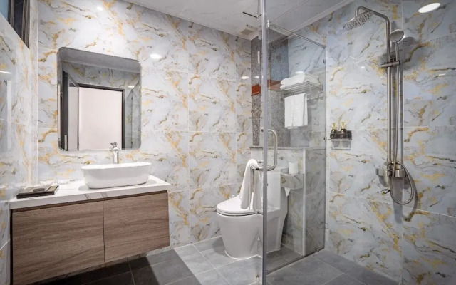 Đông Phương Hotel & Restaurant