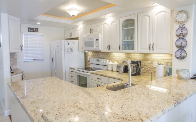 Beach & Tennis 201 by Vtrips