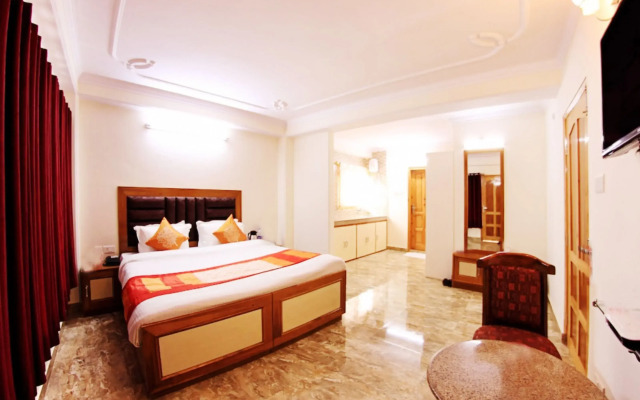 Hotel Kalra Regency