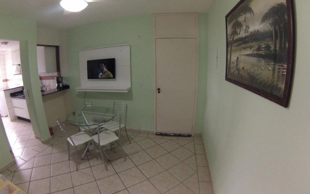 Apartamento charmoso a 50m da praia