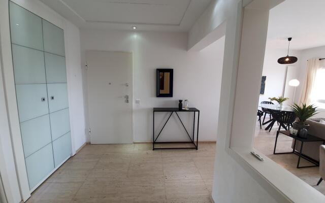 Prestige Luxurious 120m2 Next to UN Offices Lac2