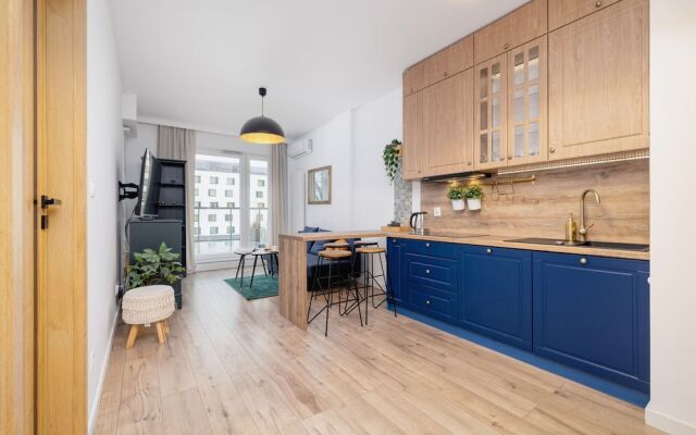 Apartment With Large Balcony by Renters