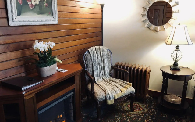 Gilbert Inn Seaside