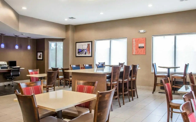 Comfort Inn Hammond I-94