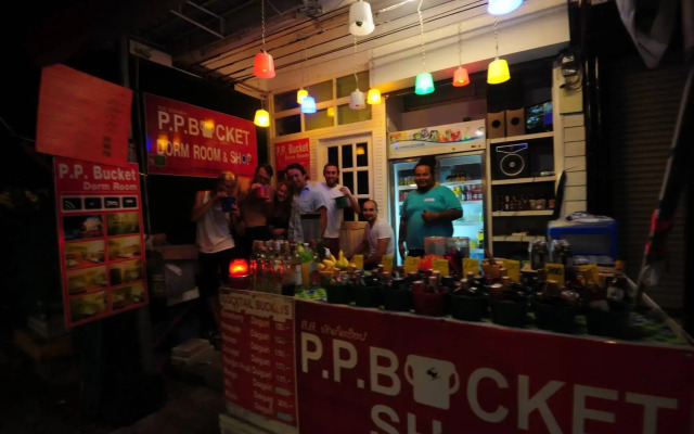 Phi Phi Bucket Hostel