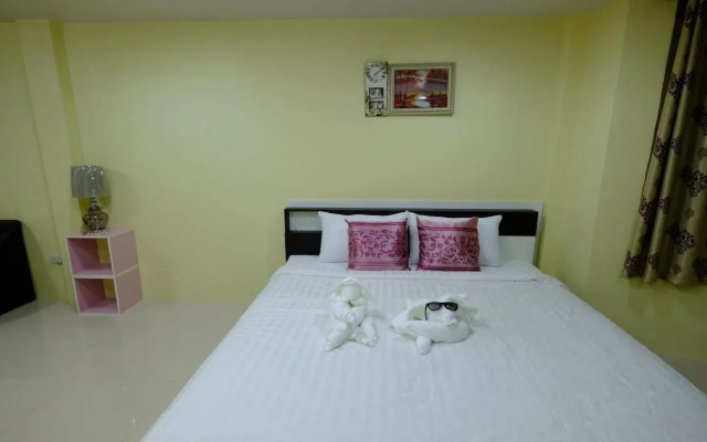 Donmueang Airport Residence Hostel