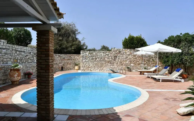 Anemolia Apartments With Pool