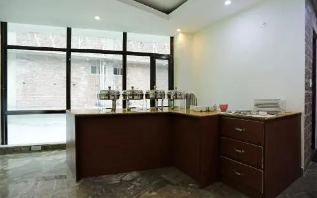 Hotel Landmark By OYO Rooms