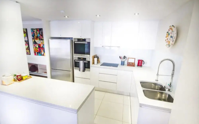 Albatross North Apartments