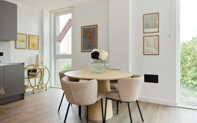 The Tottenham Scenery - Elegant 2bdr Flat With Balcony