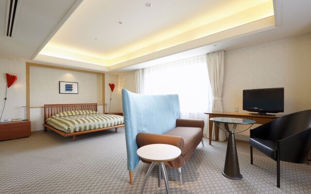 Forest Inn Showakan