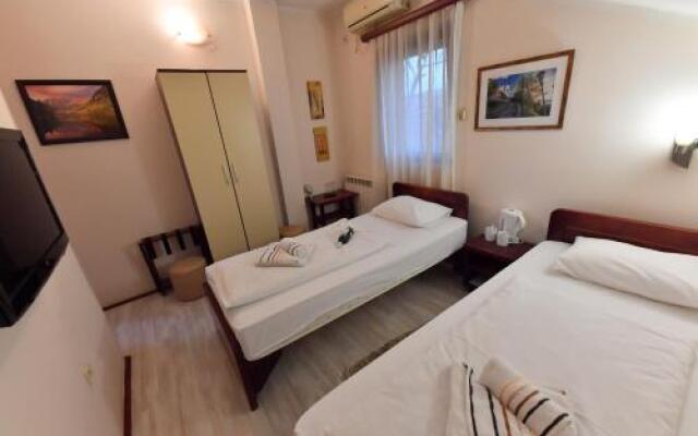 Apartments & Accommodation Stojic