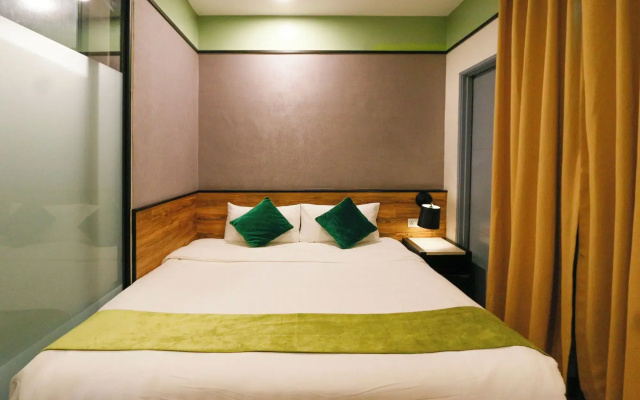 Golden Roof Hotel Seri Iskandar