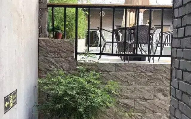 Luoyang Courtyard Shenshen Inn(Lijingmen Cross Street Store)
