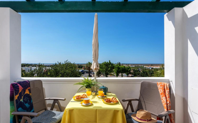 sunny apartment with sea view