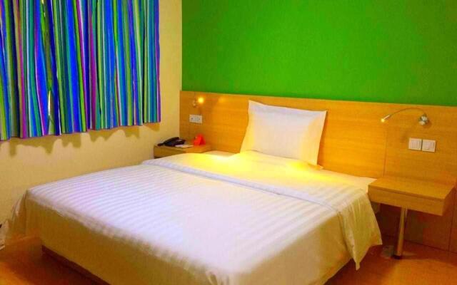 7Days Inn Wuhan Caidian Ferris Yipin