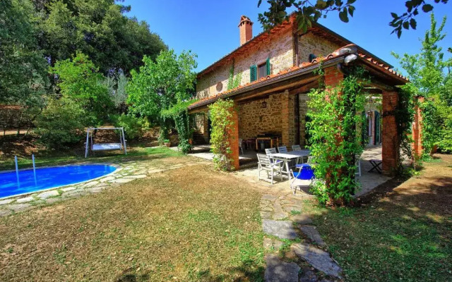 Villa Ulivacci by PosarelliVillas